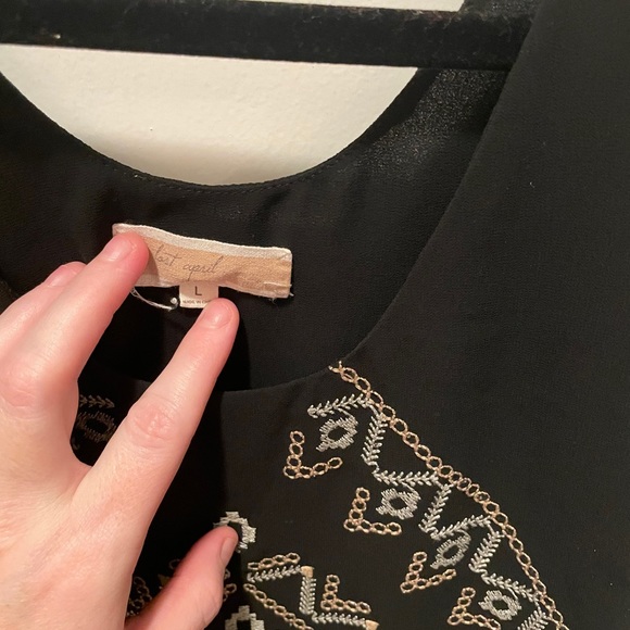 Tribal top by last April - Picture 2 of 2